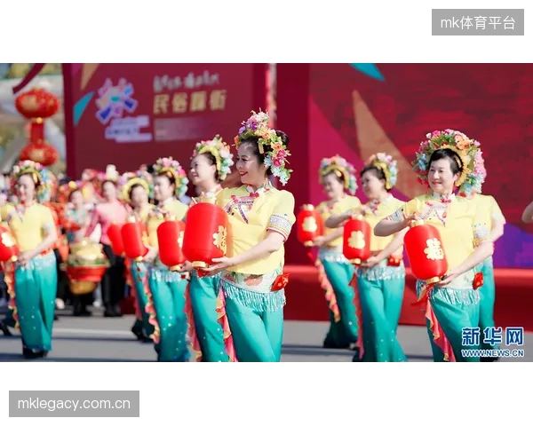 泉州的“火鼎公婆”民俗表演通过植入可穿戴传感器，首次量化了核心步法与发力数据